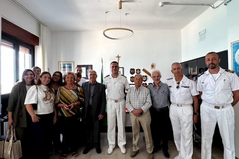 Onorificenze al Merito del Mare: consegnate a Molfetta le medaglie per lunga navigazione