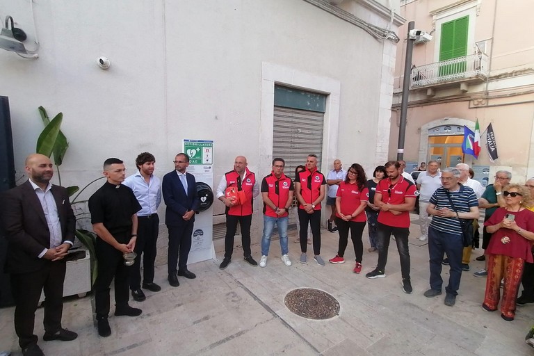 Inaugurato il 50° defibrillatore cittadino e la nuova sede di Fratelli d’Italia