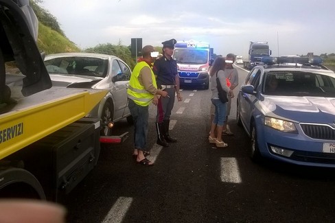 L'incidente lungo la strada statale 16 bis