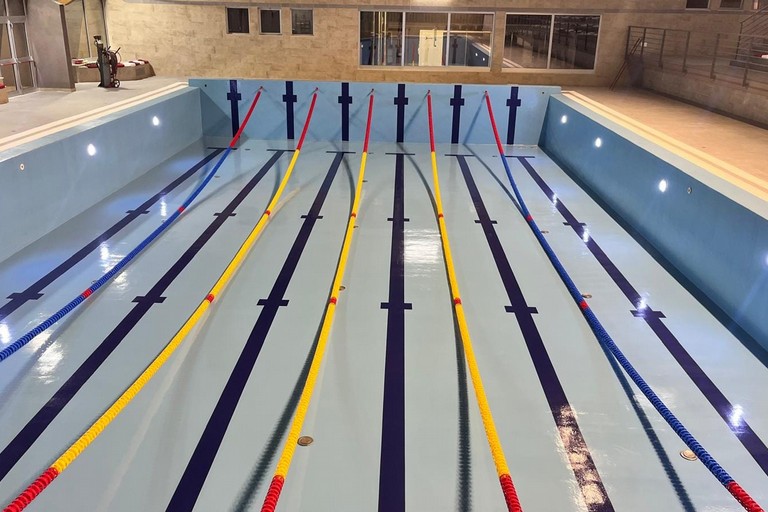 Revoca della concessione della piscina comunale, il centrosinistra: «Una beffa per Molfetta»