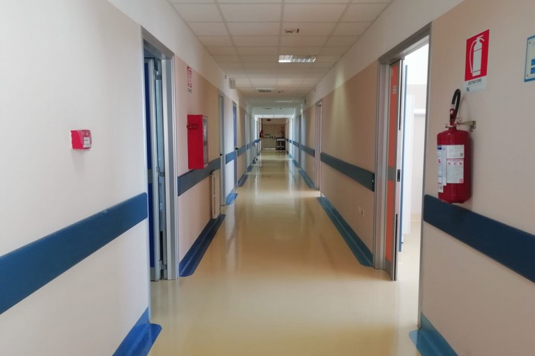Dopo l'emergenza Covid, l'ospedale di Molfetta operativo con tutti i reparti