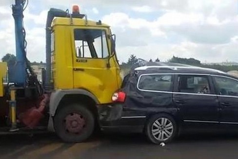 L'incidente sulla strada statale 16 bis