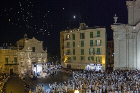 Successo per la terza edizione di Molfetta en Blanc