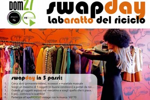 Swap party in piazza Principe di Napoli