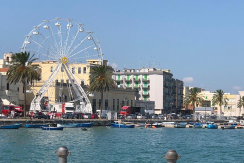 La partenza del Festival  "Tra Cielo e Mare "