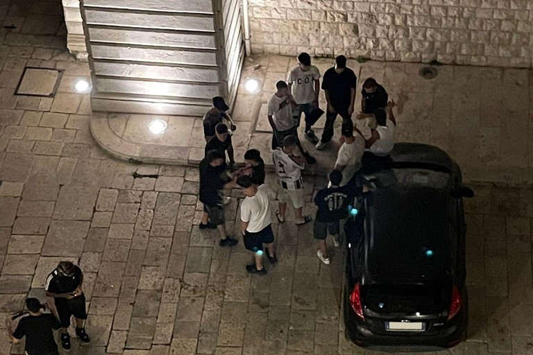 Baby-gang e spaccio di droga, l'allarme dei residenti: «Sicurezza a rischio»