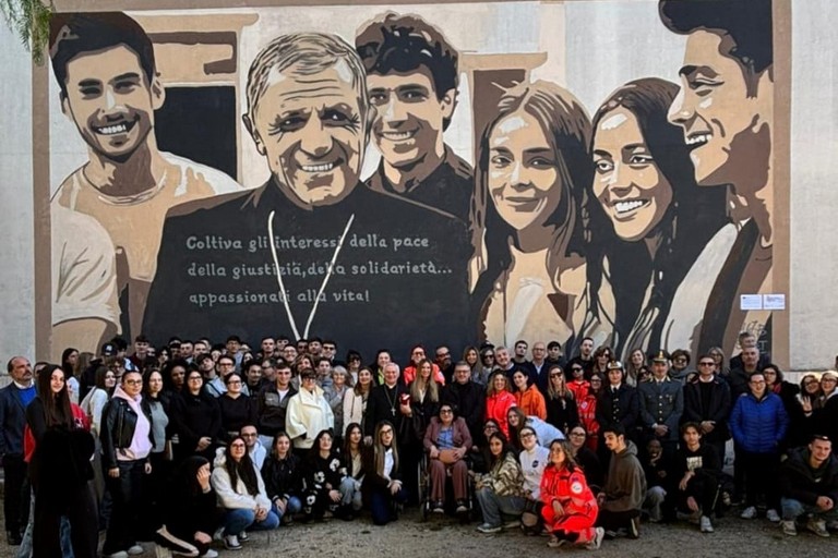 Murale dedicato a Don Tonino