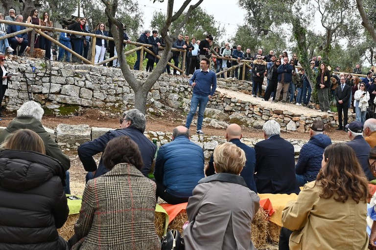 Mastropasqua apre la campagna a Borgo nel Pulo
