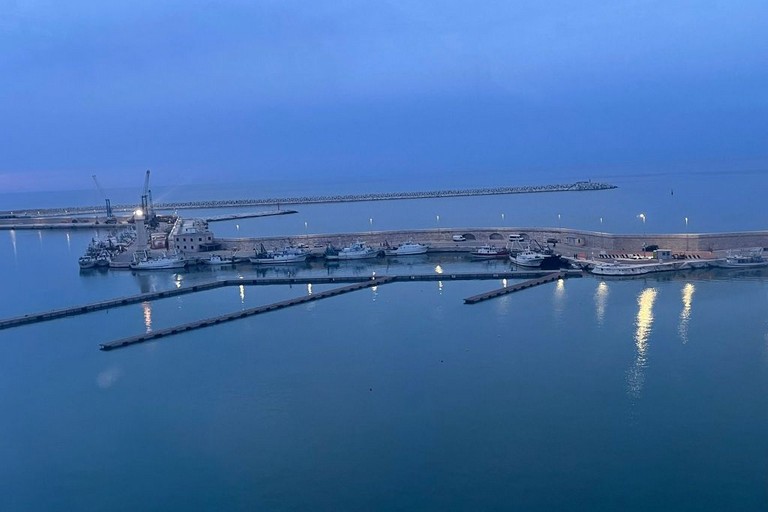 Pontili