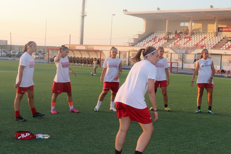 primo raduno molfetta calcio femminile JPG