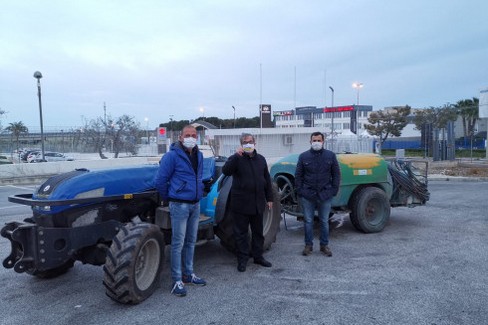 Sindaco e agricoltori in zona ASI