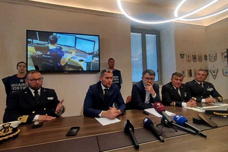 La conferenza stampa a Trani