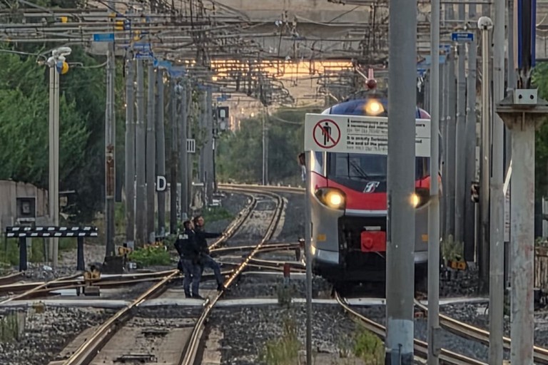 Persona investita alla stazione di Trani: treni cancellati
