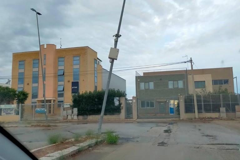 Palo della luce inclinato