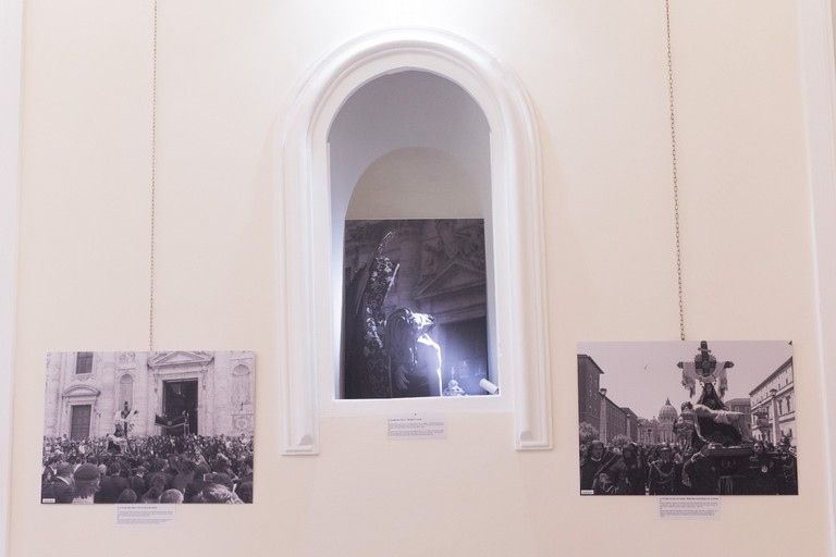 La mostra fotografica per il decennale dello storico viaggio della 
