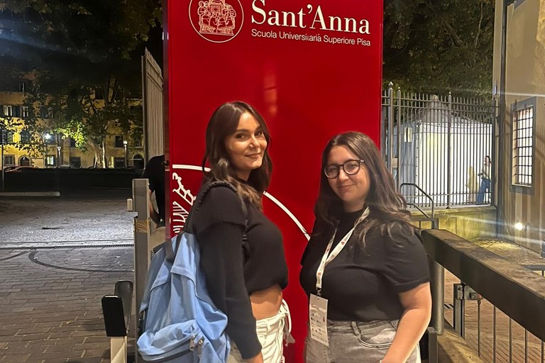 Roberta e Ilaria alla Scuola Sant'Anna di Pisa