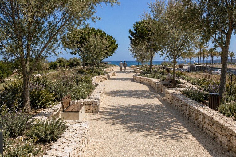 “Dalla terra al mare”